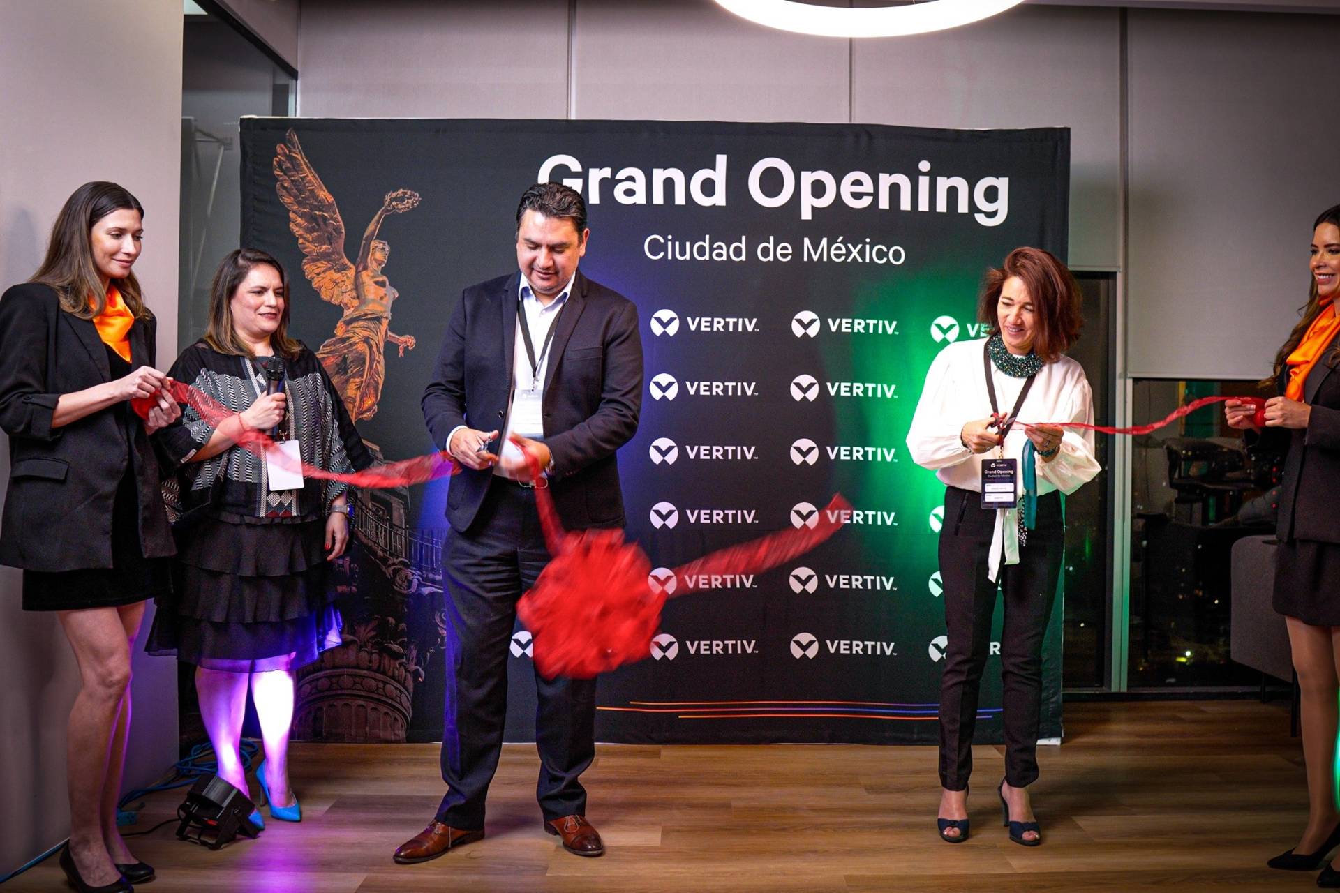 Vertiv fortalece su presencia en México con la inauguración de sus modernas oficinas en Ciudad de México