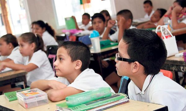 Principal Beneficia A 200 Alumnos De Nayarit Con Mejoras A Su Escuela ...