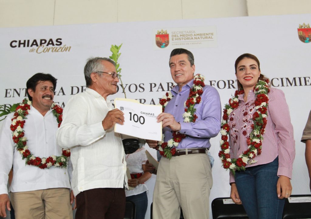 Beneficia Rutilio Escandón a más de 5 mil campesinos de la Frailesca con seguro catastrófico