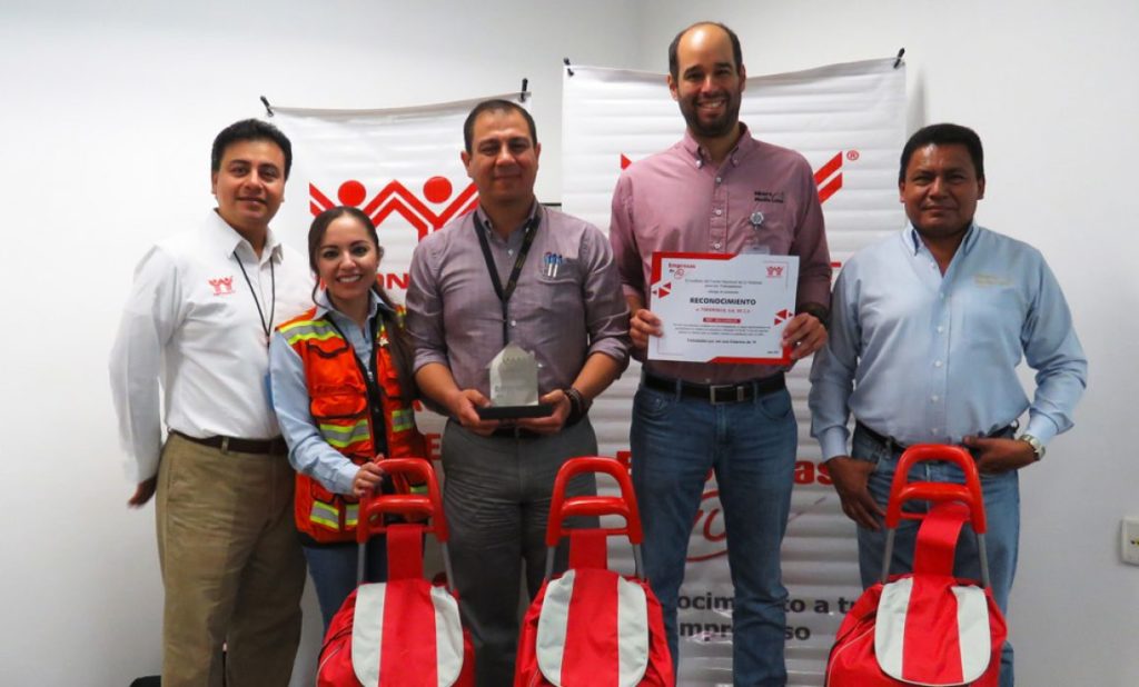 Reconoce INFONAVIT como Empresa de 10 a Minera Media Luna