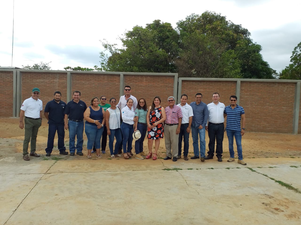 FONDO OAXACA – AMDEE entregan obra de infraestructura para primarias oaxaqueñas