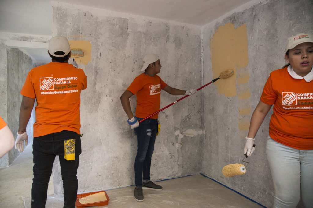 The Home Depot y Hábitat por la Humanidad construyen nuevo hogar a familia damnificada