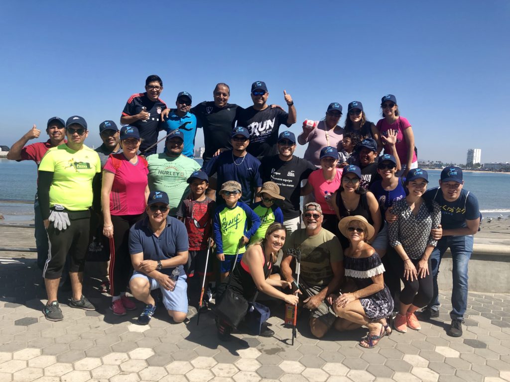 Bandera Azul limpiando Mazatlan