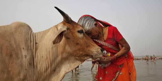 India impulsa la energía sostenible con biogás de vacas sagradas